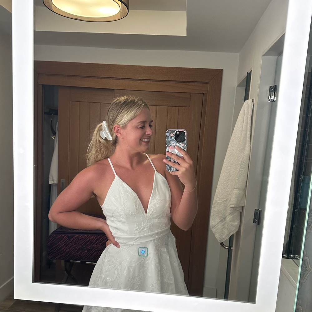 Short White Dress - Picture 2 of 5